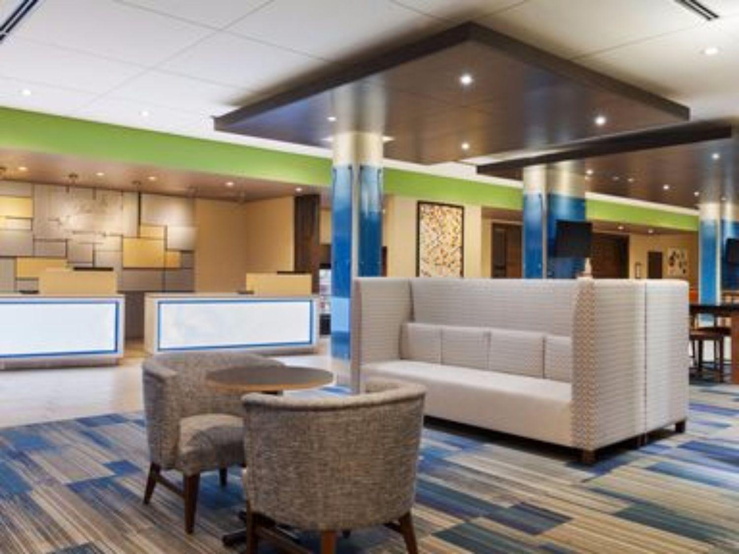 Holiday Inn Express & Suites Greenwood Mall By Ihg Ngoại thất bức ảnh