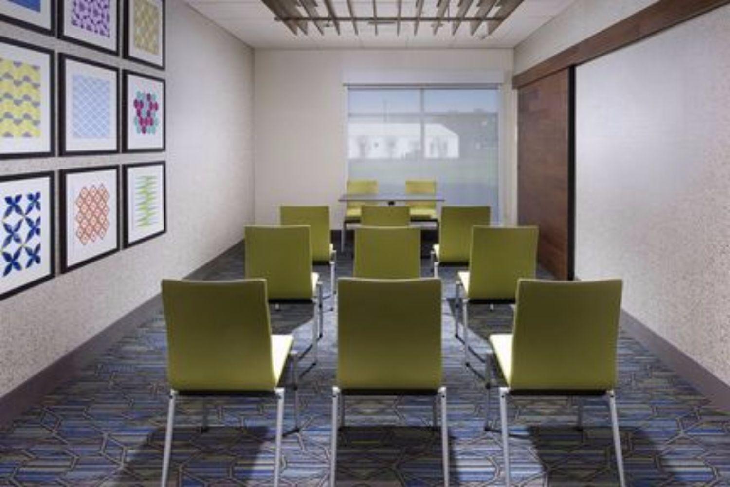 Holiday Inn Express & Suites Greenwood Mall By Ihg Ngoại thất bức ảnh