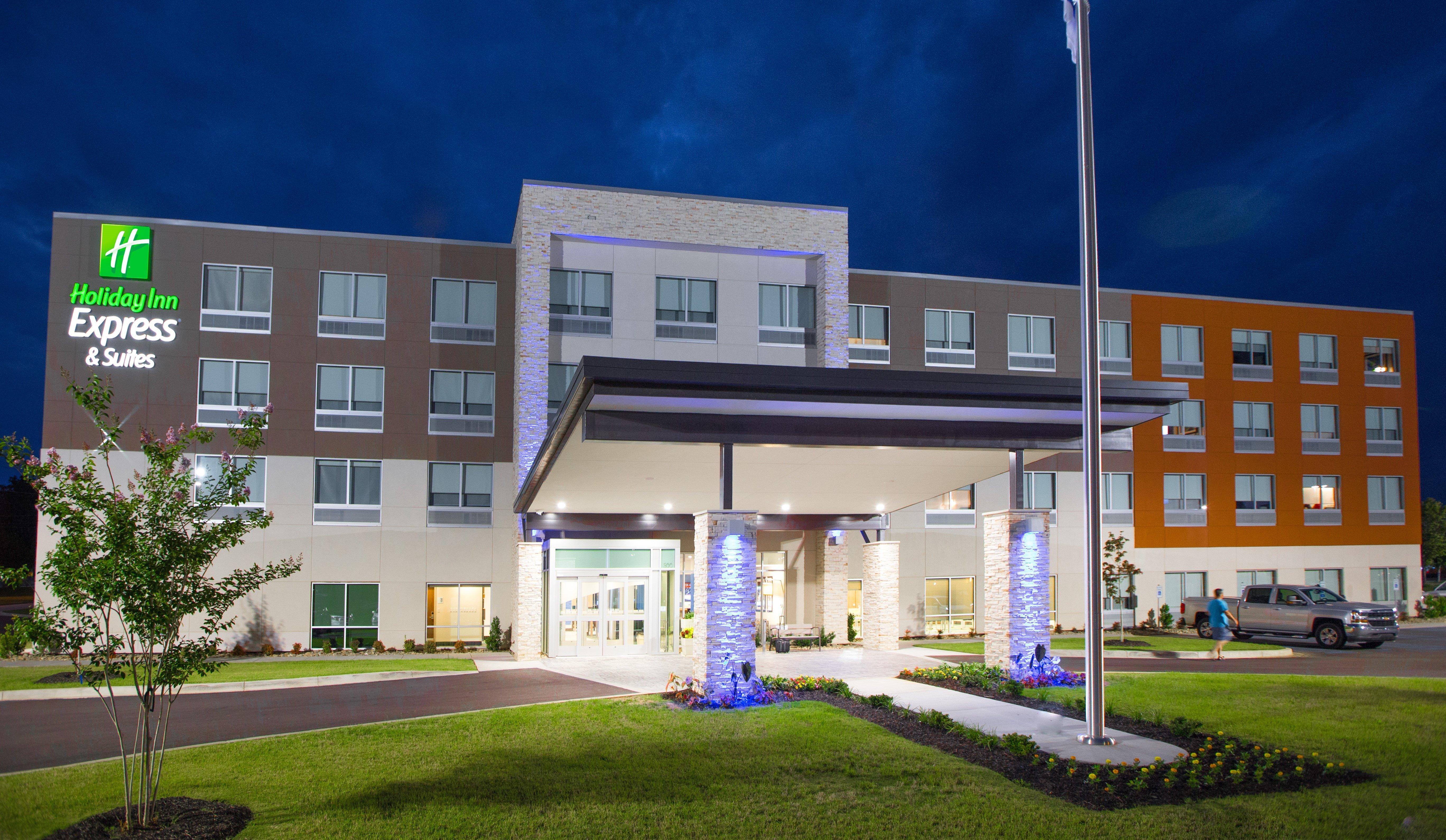 Holiday Inn Express & Suites Greenwood Mall By Ihg Ngoại thất bức ảnh
