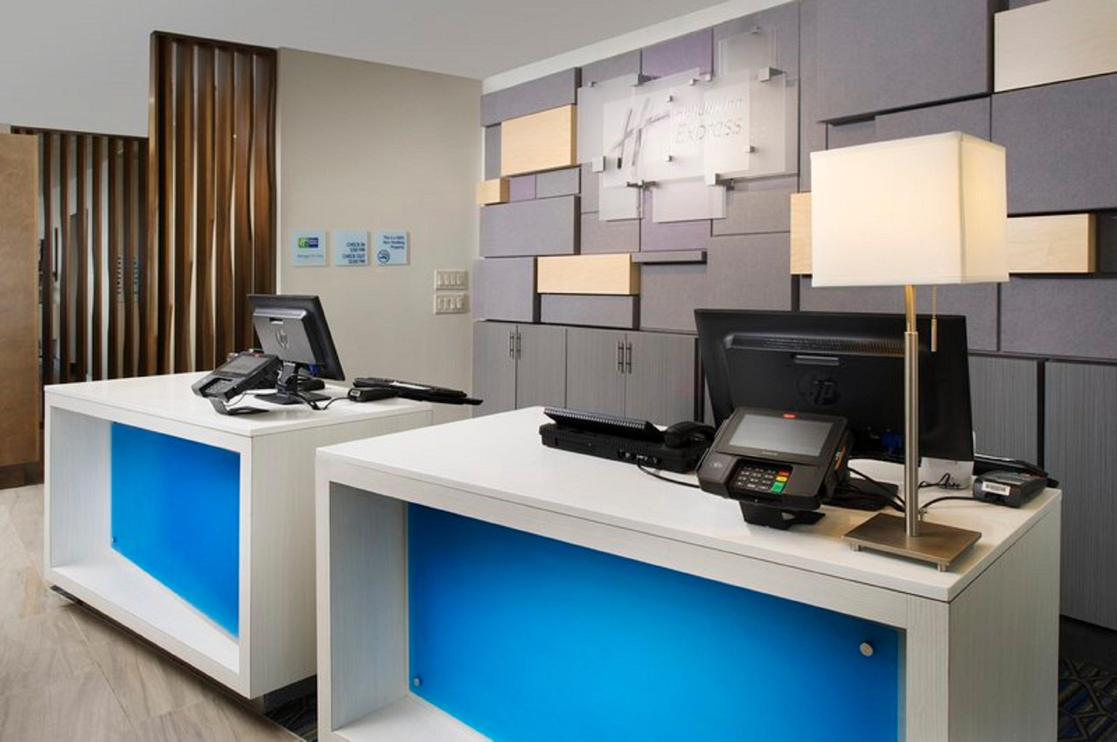 Holiday Inn Express & Suites Greenwood Mall By Ihg Ngoại thất bức ảnh