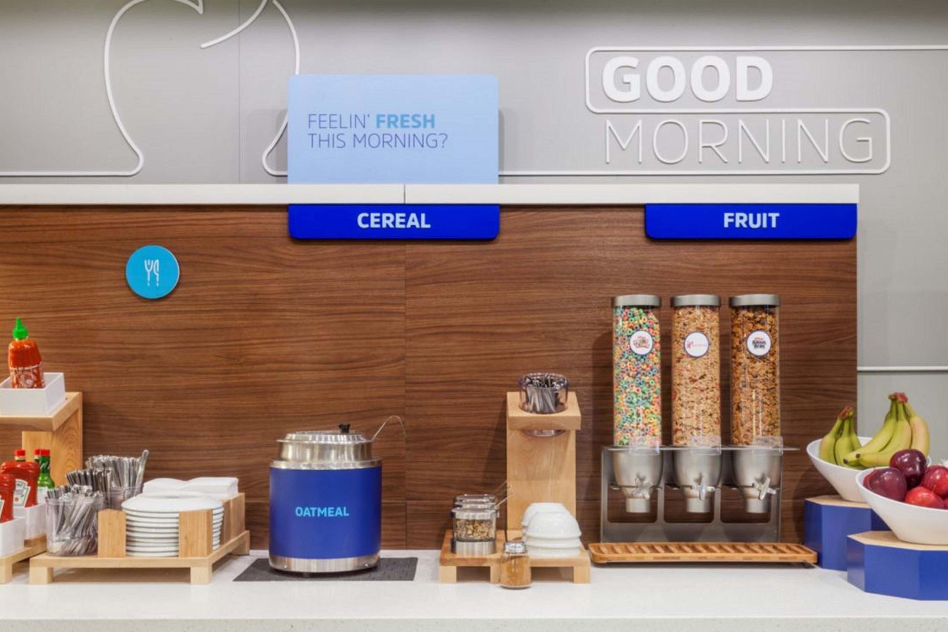 Holiday Inn Express & Suites Greenwood Mall By Ihg Ngoại thất bức ảnh